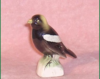 Canadian Tender Leaf Tea Premium Bobolink Semi-Porcelain Figurine  Tenderleaf Bird Number 3