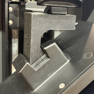 Saturn 4 Ultra + 16K Compatible Drip Mount – Resin Build Plate Holder | Mess-Free Printing