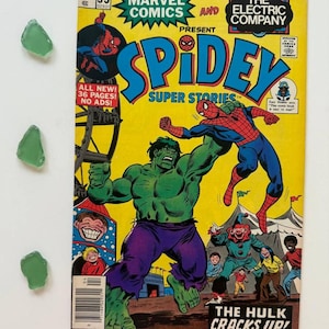 1978 HULK Crossover -- Spidey Super Stories #33 | Spider-Man - Vintage RARE old comic book | Sal Buscema Cover | Very Good Condition
