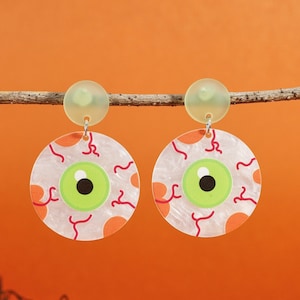 Cute Eyeball Halloween Earrings - Spooky and Unique Gift for Halloween, Creepy Unique Eyeball Earrings