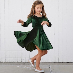 Green Velvet Twirly Dress Girls Holiday Photoshoot Outfit Spin Dresses Twirl Soft Velveteen Red Christmas Dress Gifts for Girls