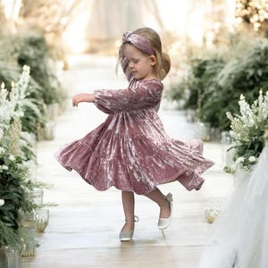 Girls Twirly Long Sleeve Velvet Dress Flower Girls Wedding Attire White Crushed Velvet Pink Toddler Holiday Outfit Ideas for Girls