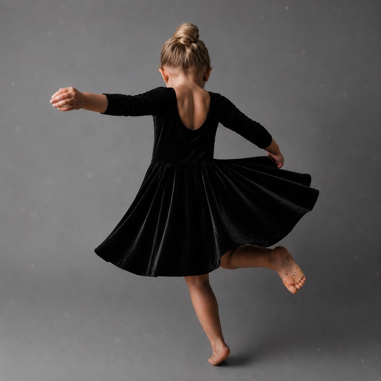 black dress for funeral juniors Little Girls White One Shoulder High model-nat Shoe size:44 conscious and ethically made