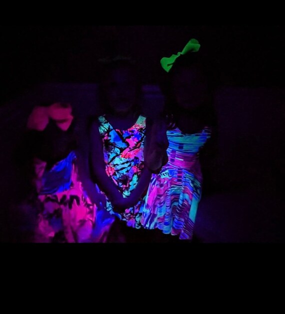 What to Wear to a Black Light Party: Clothes and Accessories