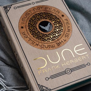 Dune Custom Rebind Hardcover seltenes Buch mit lasergraviertem Onyx-Edelstein und geometrischem Mahagoni | Science Fiction Buch Geschenk | Geschenke für Ihn