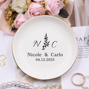 Plato para anillos personalizado, plato para anillos de compromiso, regalo para despedida de soltera, plato para joyas, regalo de cumpleaños para ella, regalo de graduación, regalo para mamá