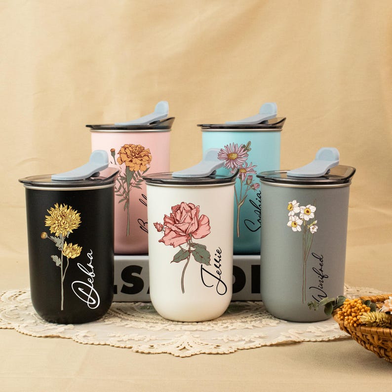 Personlig rostfrierikopp, brudtärnepresent, vinglass med lock, rostfrieriflaska, brudtärnepresent med födelseblomma bild 2