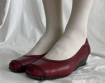 Bailarinas rojas con cuña / Cuñas de piel vintage / Talla EU 37