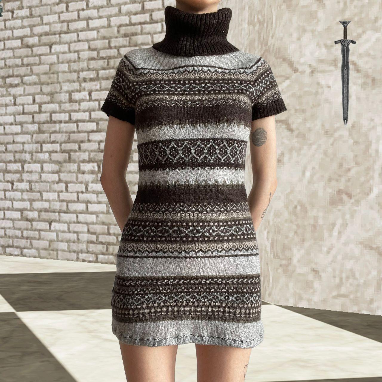 black and white aztec print trim long sleeve mini dress Model Saskia Concealed button Size:US44 Gold Sequin Flower Girl