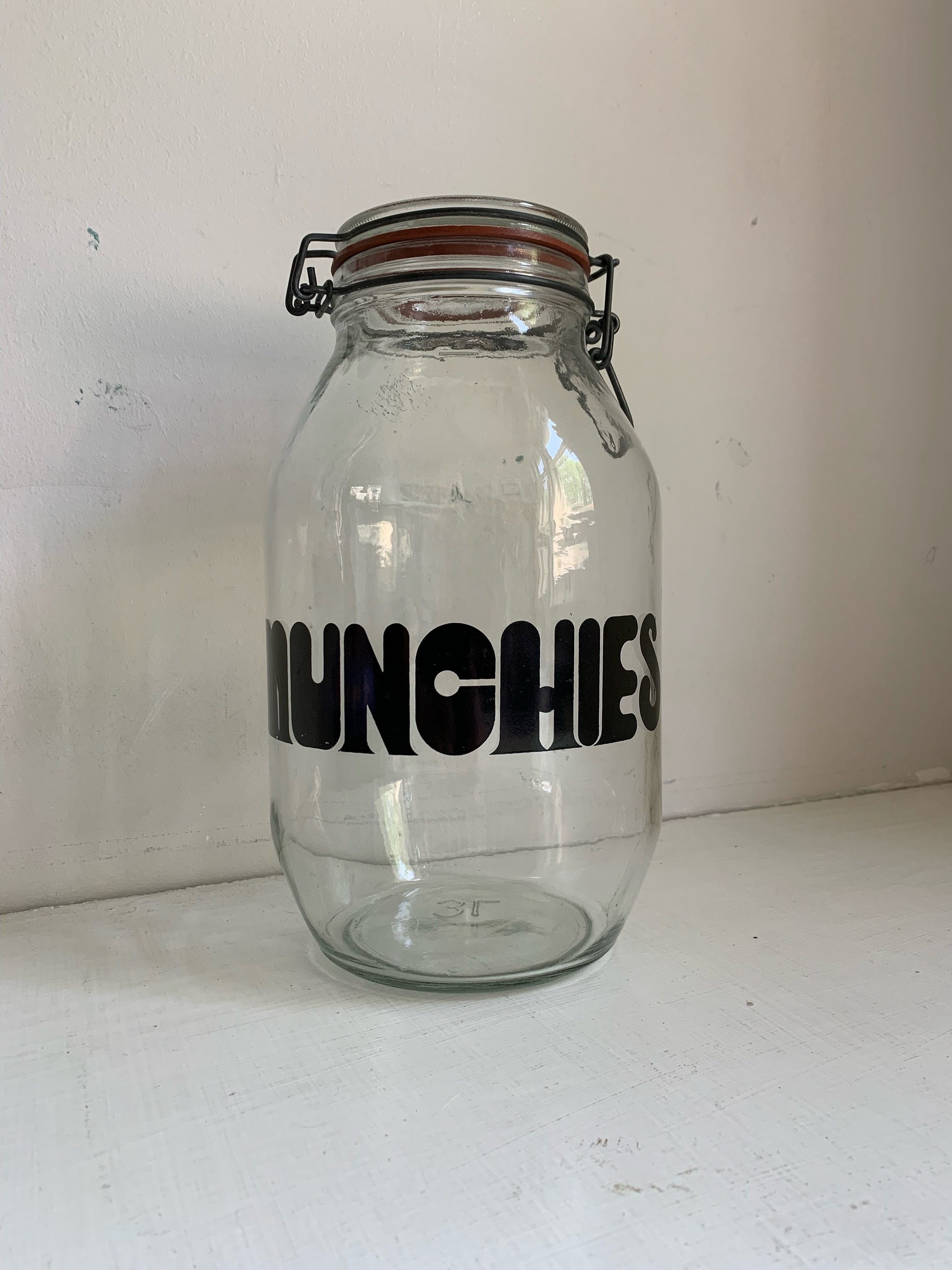 Vintage Munchie Canister / Cookie Jar Airtight One Gallon 3 Liters