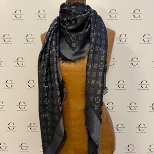Louis vuitton shawl black best sale