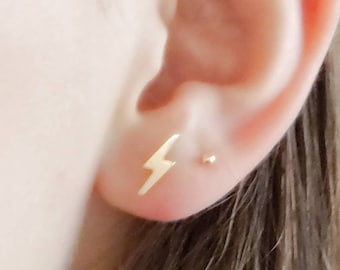 Sydney Evan 14K Diamond Lightning Bolt Stud Earrings in Metallic
