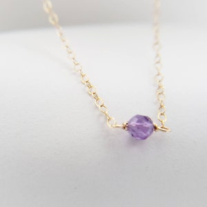 Dainty Birthstone Necklace Tiny Gemstone Birthday Gift Layering Necklace Personalized Jewelry Delicate Gold Chain Gift For Her Bild 4