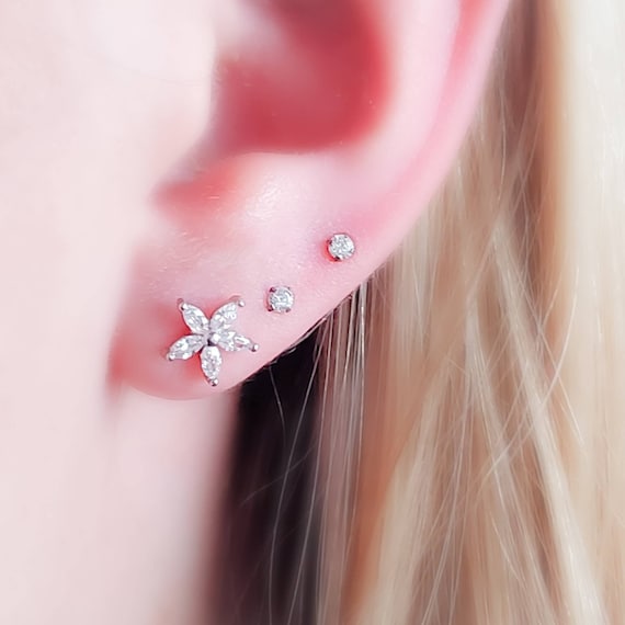316L Surgical Steel Internally Threaded Pink Stone Flat Back Labret 316L Surgical Steel Internally Threaded Pink Stone Flat Back Labret