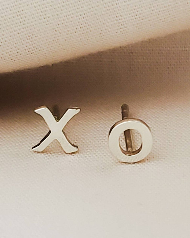 “X” and “O” Earrings main image 1