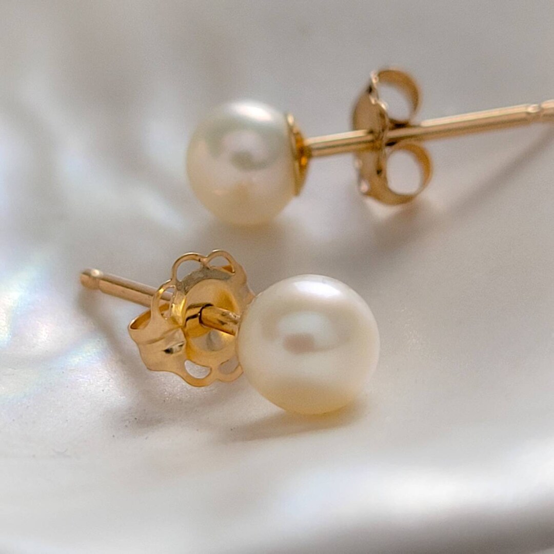 9ct Yellow Gold Black 7-7.5mm Cultured Pearl Stud Earrings | Peter Jackson