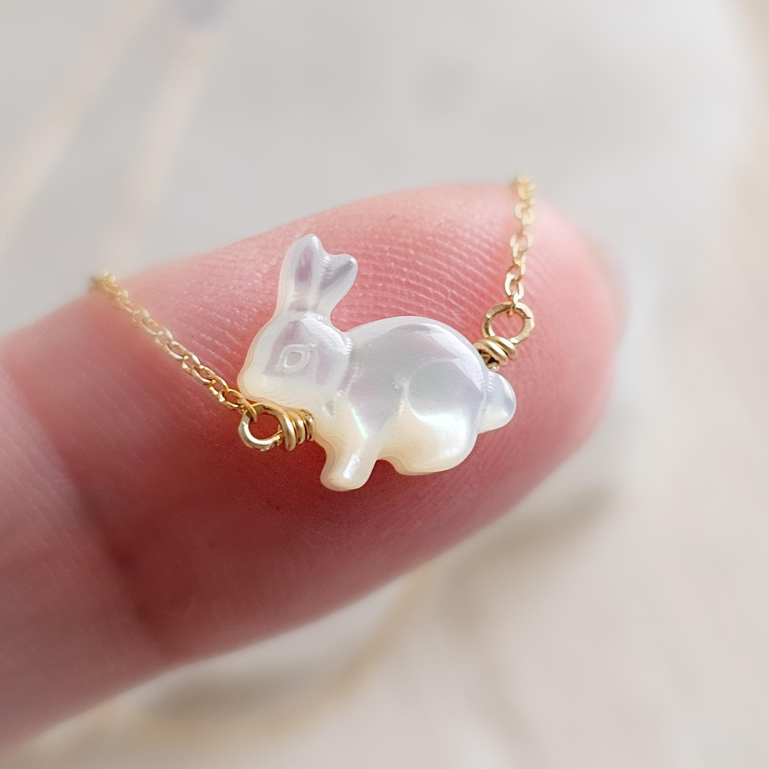 ネックレス・ペンダント VVV Pearl Rabbit Surgical Necklace BFK139 Amazon.com: 14K Gold Rabbit Necklace, Freshwater Pearl