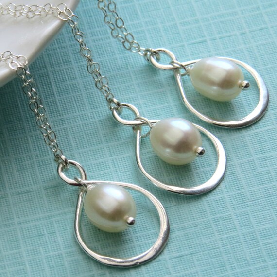 Items similar to Set of 3 Infinity Loop Pearl Necklace in Sterling