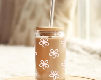 Daisy Glass Iced Coffee Cup: Retro Floral Beer Can Glass, 16oz