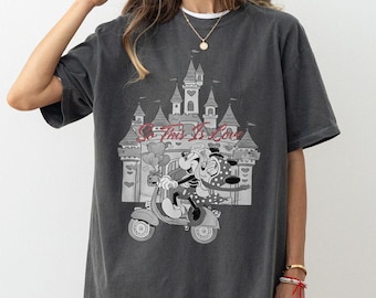 Camiseta de bebé con lazo Coquette de Disney Mickey y Minnie Valentine Castle, camiseta corta Disney Couple WDW Disneyland Sweethearts' Nite para mujer
