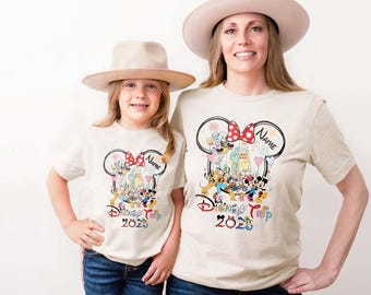 Chemises voyage Disney personnalisées, chemises Disneyworld, T-shirt vacances Disney, chemise couple Disney, chemises assorties famille Disney, voyage Disney 2025