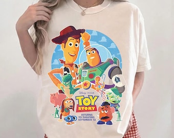 Disney & Pixar’s Toy Story Shirt - Erlebe die Magie von Woody, Buzz und seinen Freunden auf der großen Leinwand, Disney Toy Story Shirt, Disney Trip Shirt