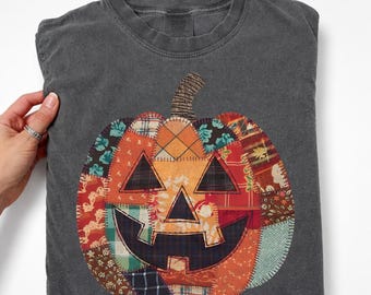 Komfort Farben Patchwork Kürbis T-Shirt: Vintage Herbst Graphic Tee