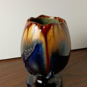 Tulip and talon vase Thulin faiencerie in Belgium