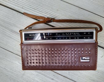 Koyo transistor radio in leather case WORKING radio 8 transistor 2 band radio