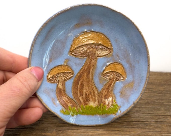 Being Connected Mushroom Design Spoon Rest