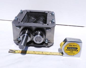 MICROLIGHT Twin Shaft SHREDDER. 4MM 3 Shear plus 7 Shear Pet blades. 2 style sieves.