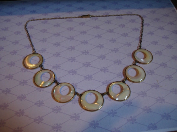 30s Vintage Mother of Pearl Disc Necklace  in Gol… - image 1