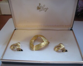 Mint in Box LANG with a Swan Demi Parure of Rhinestoned Ribbon