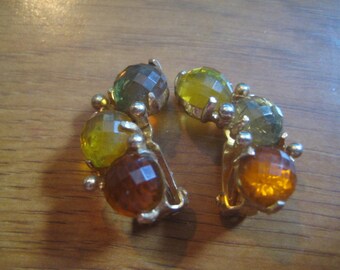 Vintage Clipback Checkerboard Rhinestone Earrings in Shades of Topaz with Goldtone Frame