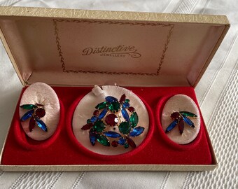 Unsigned Demi Parure of Flower Spray Brooch in Shades of Blue with Matching Clip On Earrings