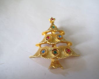 J J Vintage Christmas Tree Pin In Gold Plate with Rhinestones