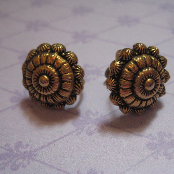 Gold Plated Retro Etruscan Style Screw Back Earrings Floral Design