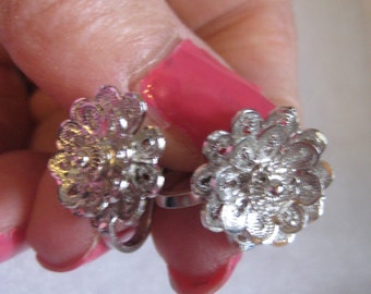VAN LOU Sterling Filigree Flower Shaped Screwback  Earrings