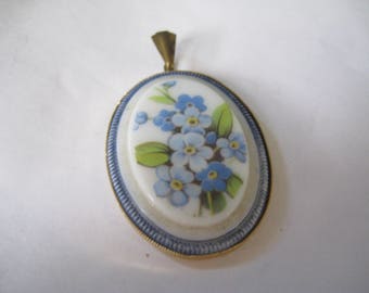 60s Transfer Blue Flowers  Cameo Pendant in Gold Tone Setting