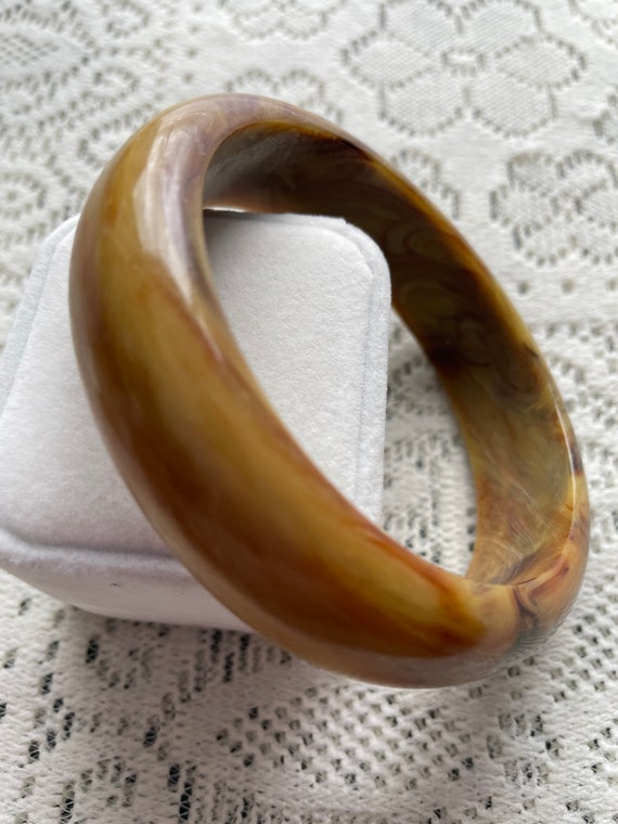Marbled Dark Butterscotch Bakelite Bangle Bracelet 3/4” wide 3 3/8” in diameter View 6