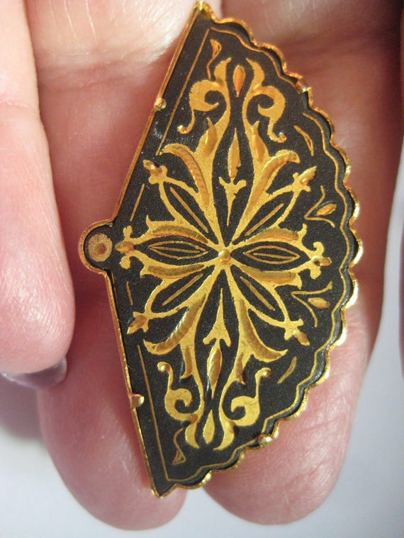 Damascene Fan Shaped Pin with Flower Motif Scallo… - image 3