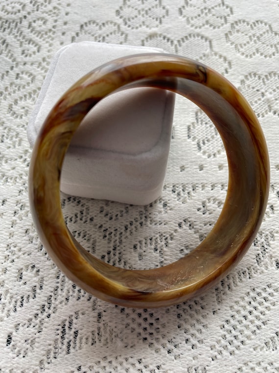 Marbled Dark Butterscotch Bakelite Bangle Bracelet 3/4” wide 3 3/8” in diameter View 3