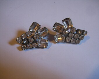 40s CZECHOSLOVAKIAN Dangle Style Screwback Earrings with Emerald Cut Rhinestones and Chaton Chain Dangles