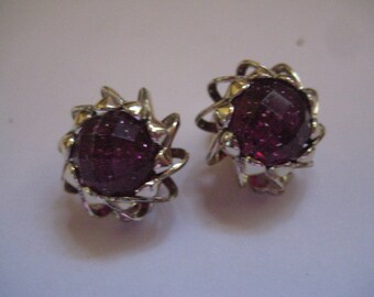 50s Caged Fuchsia Plastic Bead Clipback Earrings