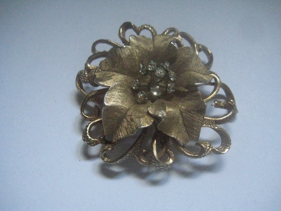 HAR Gold Plated Flower with Stamens Topped with R… - image 4
