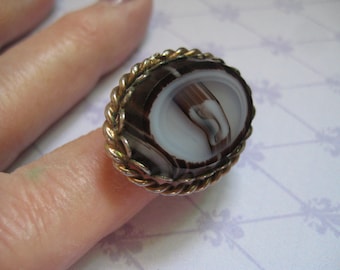 Gold Plated Adjustable Costume Ring with Agate Gemstone