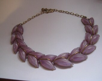 Lilac Thermoset Plastic Leaf Shaped Pieces Choker With Gold Tone Metal