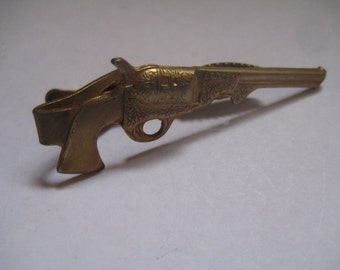 Pistol Shaped Tie Tack in Gold Tone Metal Very Vintage
