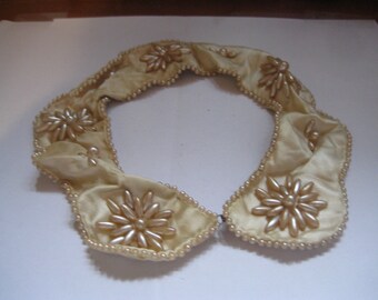 1950s JAPAN Faux Pearl Beaded Collar on Off White Satin Like Material