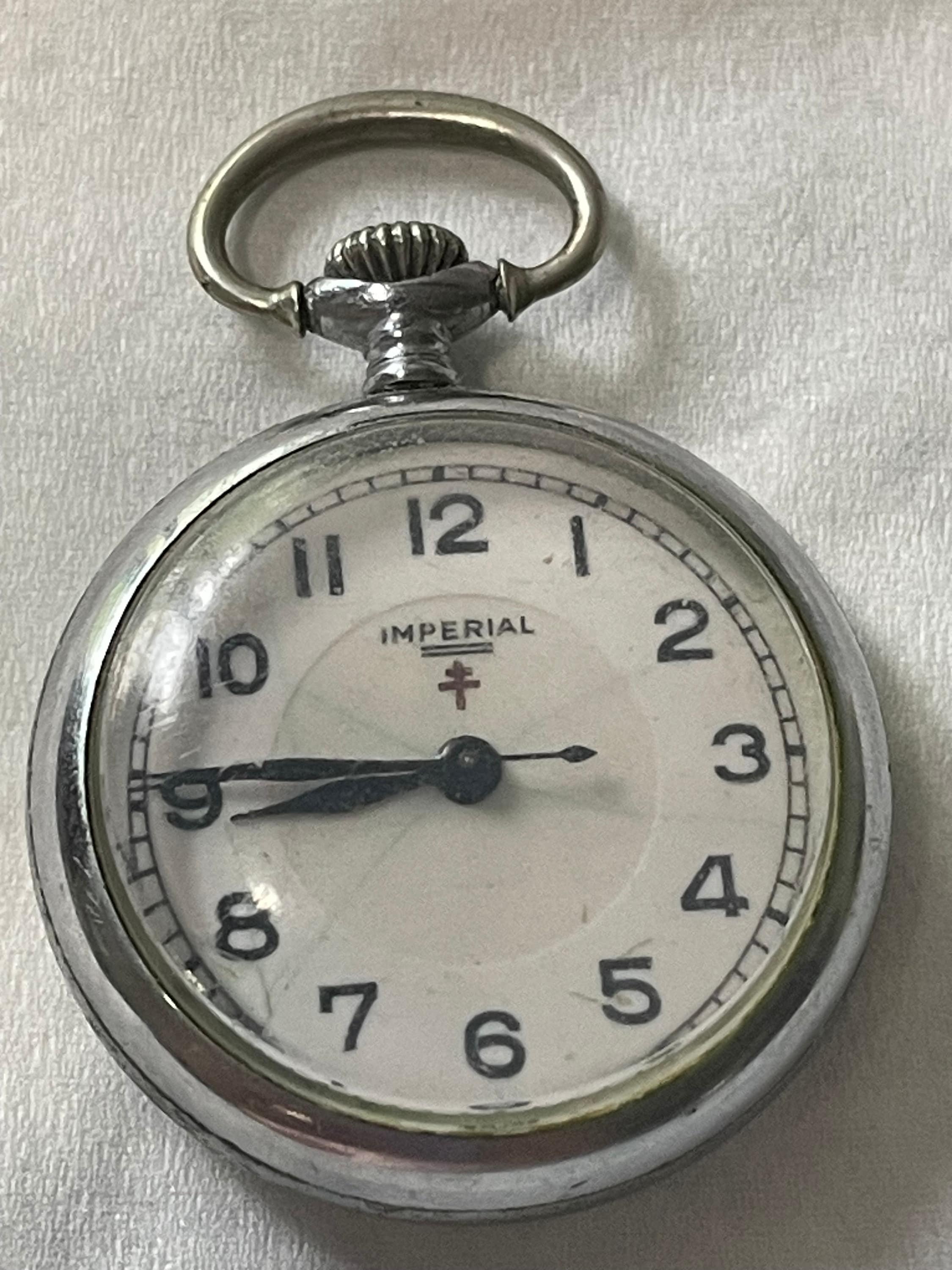 Antico orologio da tasca da infermiera imperiale con cassa cromata